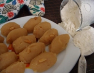 Oktay Usta Un Helvası Tarifi ve Malzemeleri Oktay Usta Un Helvası Tarifi ve Malzemeleri