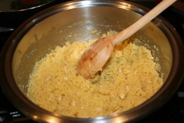 İrmik Helvası Nasıl Yapılır? İrmik Helvası Nasıl Yapılır?