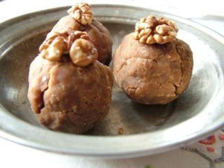 Pekmez Helvası Tarifi ve Malzemeleri Pekmez Helvası Tarifi ve Malzemeleri